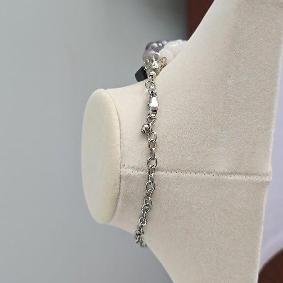 Elegant beaded torsade 4-Strand W&B, purple pink acrylic Necklace - Picture 8 of 10